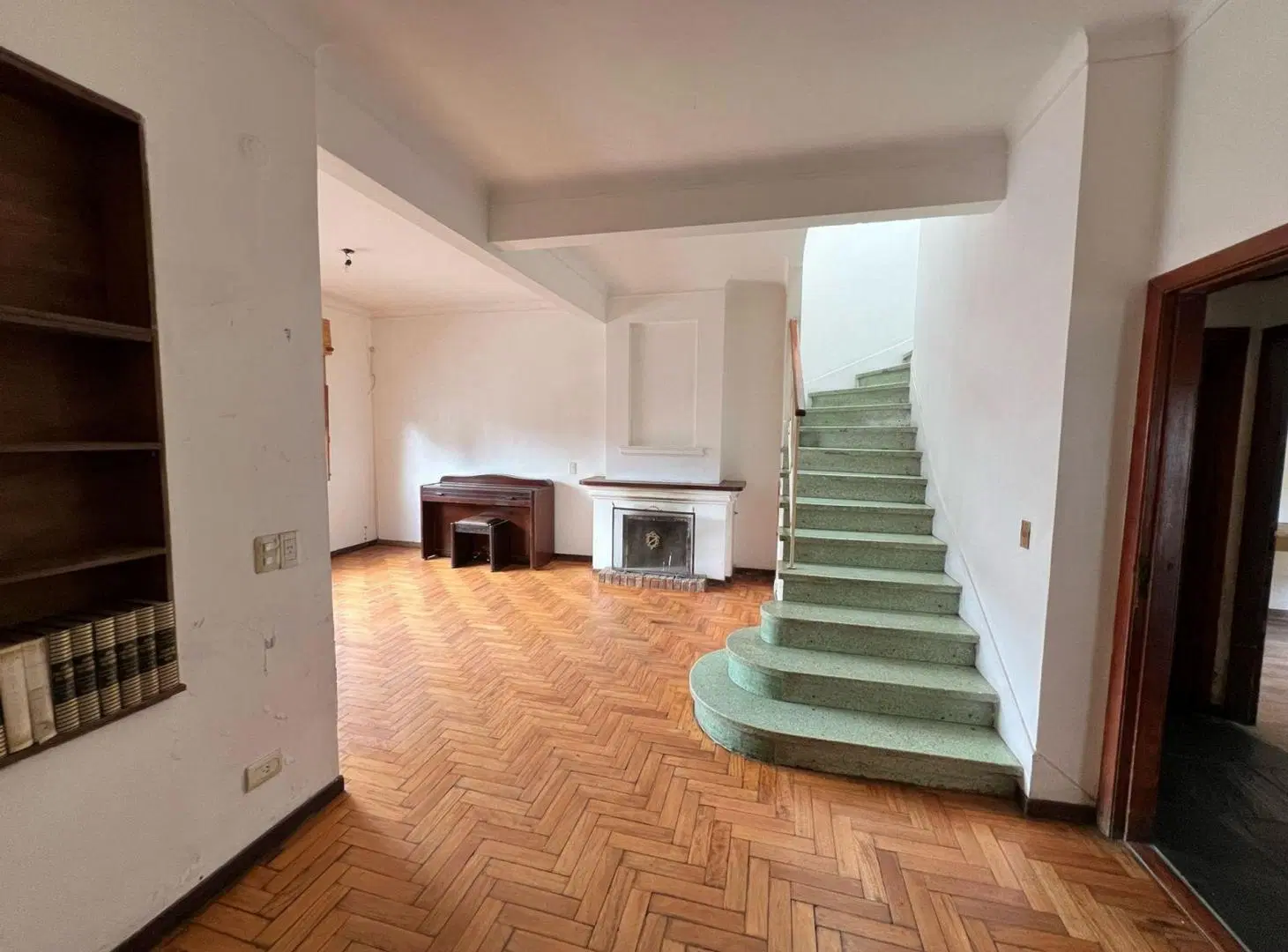 VENTA CASA 5/6 AMB CON JARDÍN COGHLAN 3