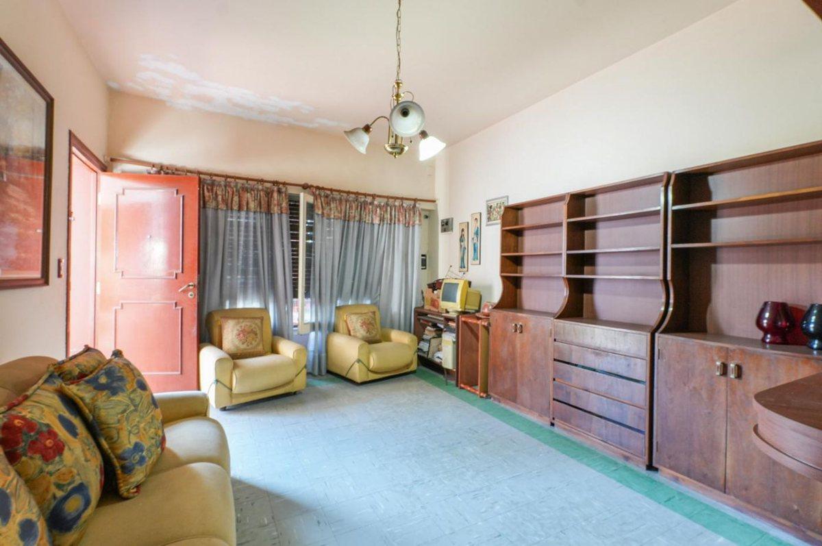Foto de VENTA - CASA MULTIFAMILIAR CON JARDIN - PADUA, imagen 1