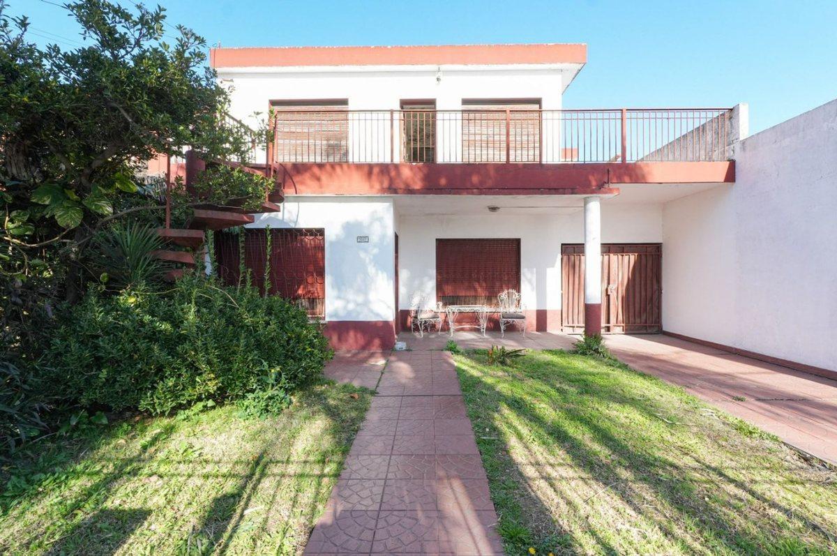 Foto de VENTA - CASA MULTIFAMILIAR CON JARDIN - PADUA, imagen 3