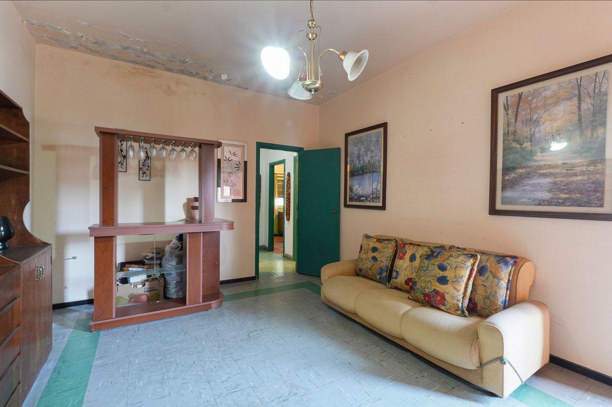 Foto de VENTA - CASA MULTIFAMILIAR CON JARDIN - PADUA, imagen 4