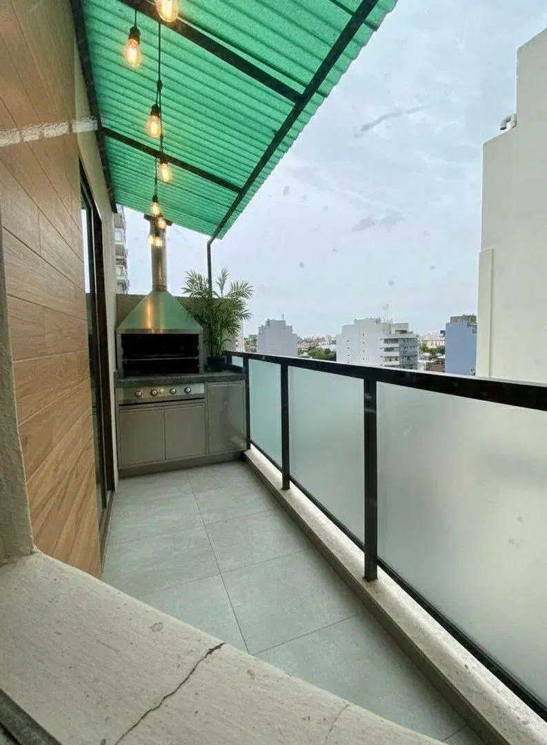 VENTA DE PISO 4 AMB. REFACCIONADO - COLEGIALES 8