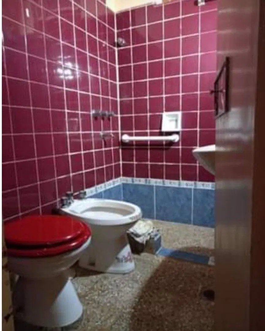VENTA CASA 3 AMBIENTES C/ GRAN SUPERFICIE DE FONDO 5