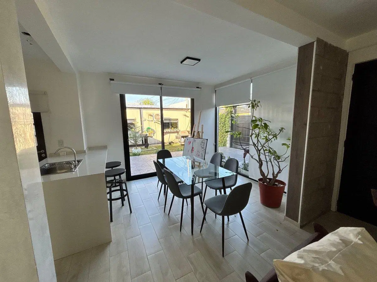 Casa en Venta en SAN CARLOS  jardin quincho coch 4