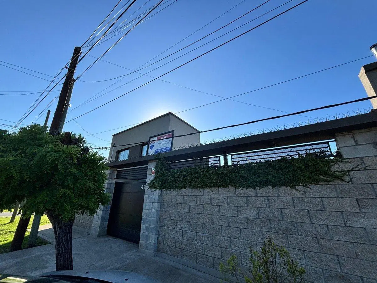 Casa en Venta en SAN CARLOS  jardin quincho coch 1