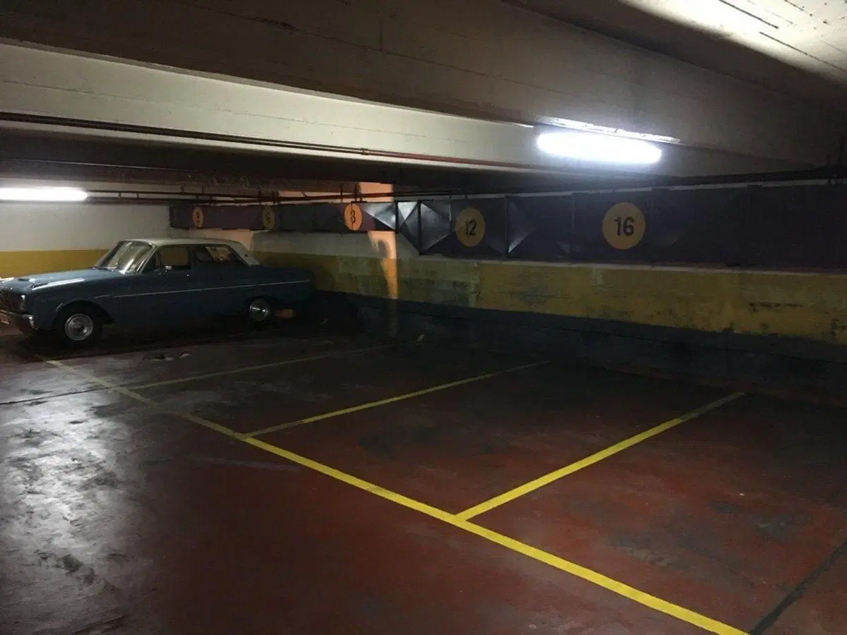 VENTA COCHERA EN RECOLETA 2