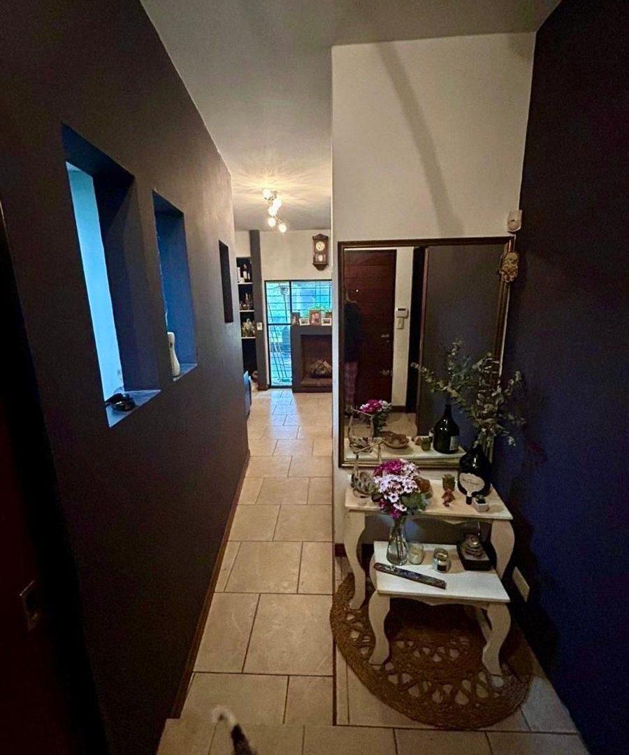 Foto de VENTA HERMOSA CASA - DOS PLANTAS - VILLA LUZURIAGA, imagen 3