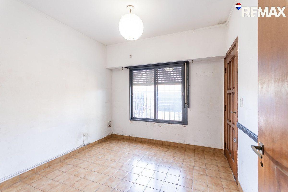 Foto de VIVIENDA MULTIFAMILIAR CIUD. EVITA 3 DEPARTAMENTOS, imagen 4