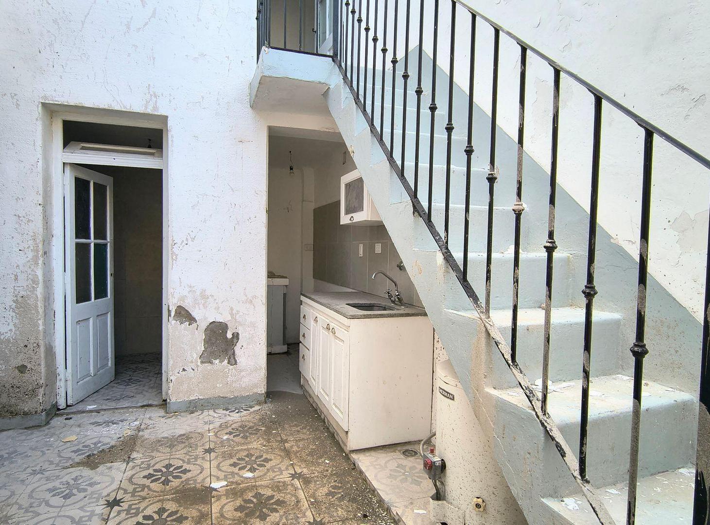Foto de VENTA PH - 3 AMB CON PATIO -A REFACCIONAR- PALERMO, imagen 2