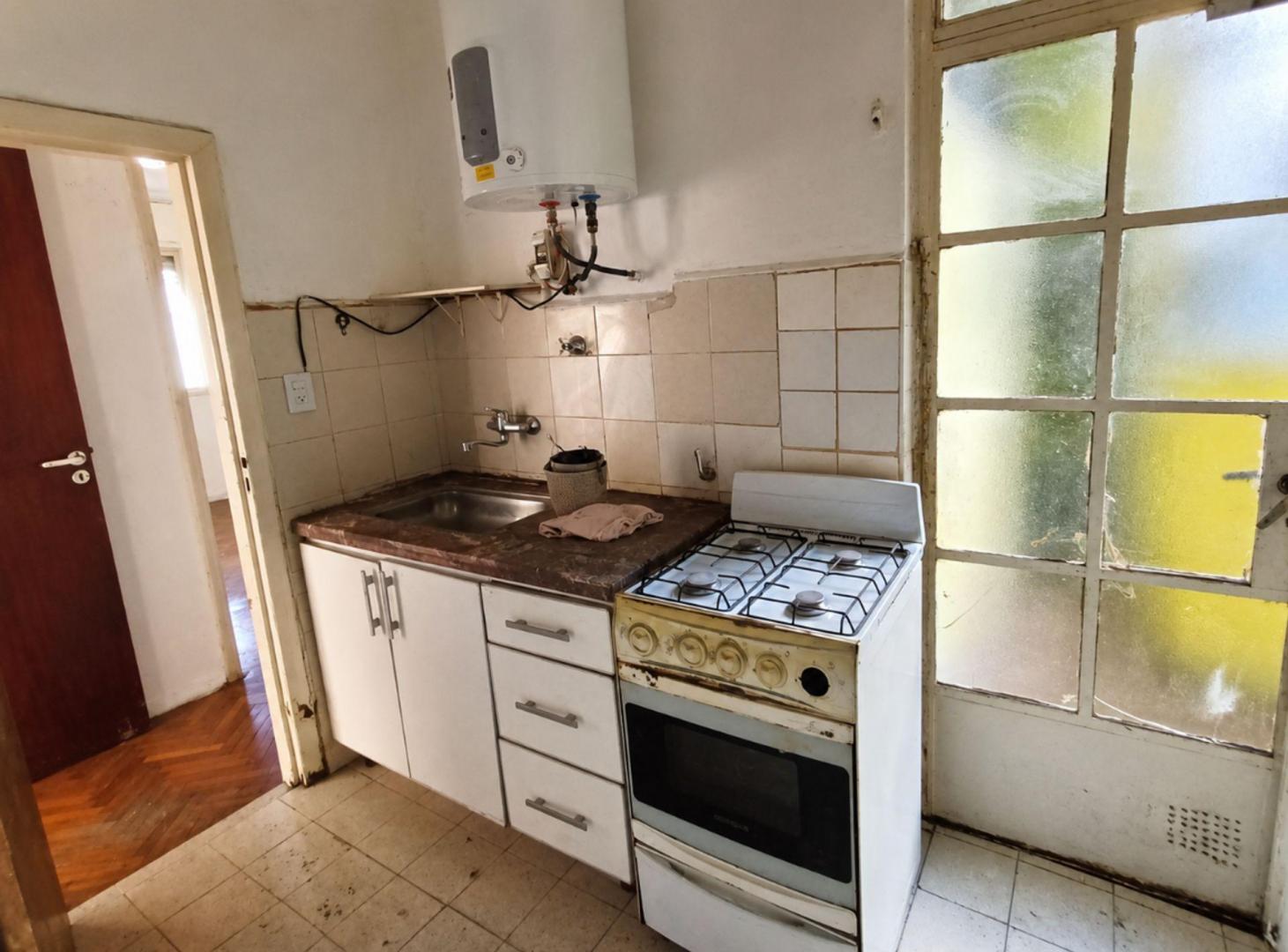 Foto de VENTA PASO AL 100 CABA 3 AMB LUMINOSO BALCON, imagen 1