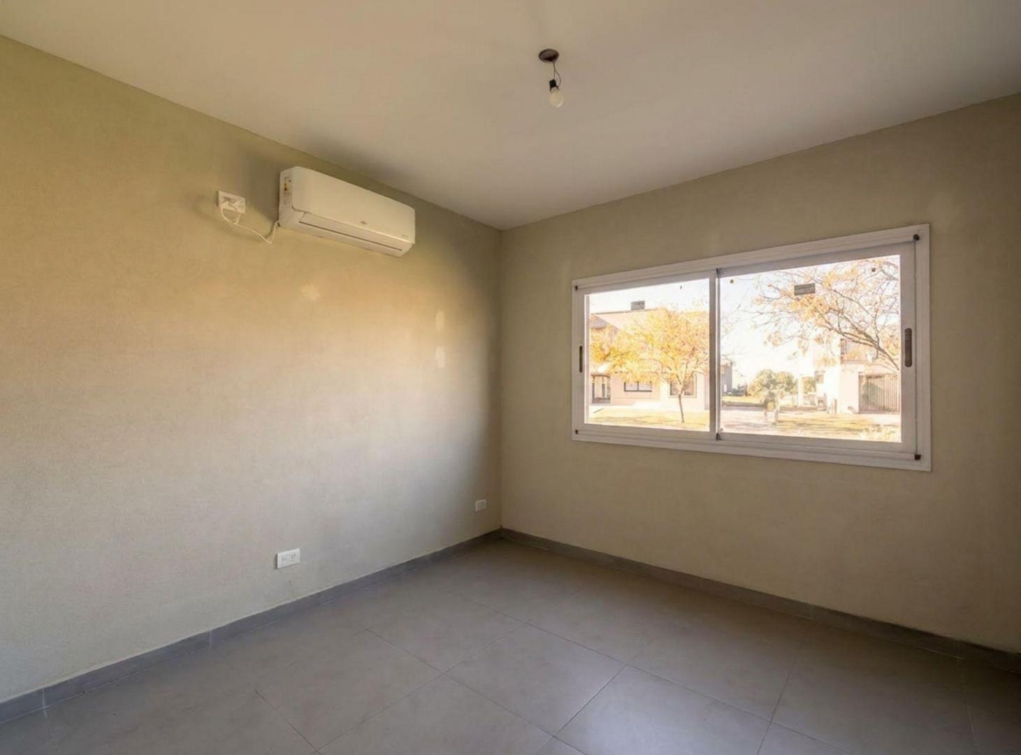 Foto de EL CANTON - BARRIO NORTE - CASA CON PISCINA -, imagen 2