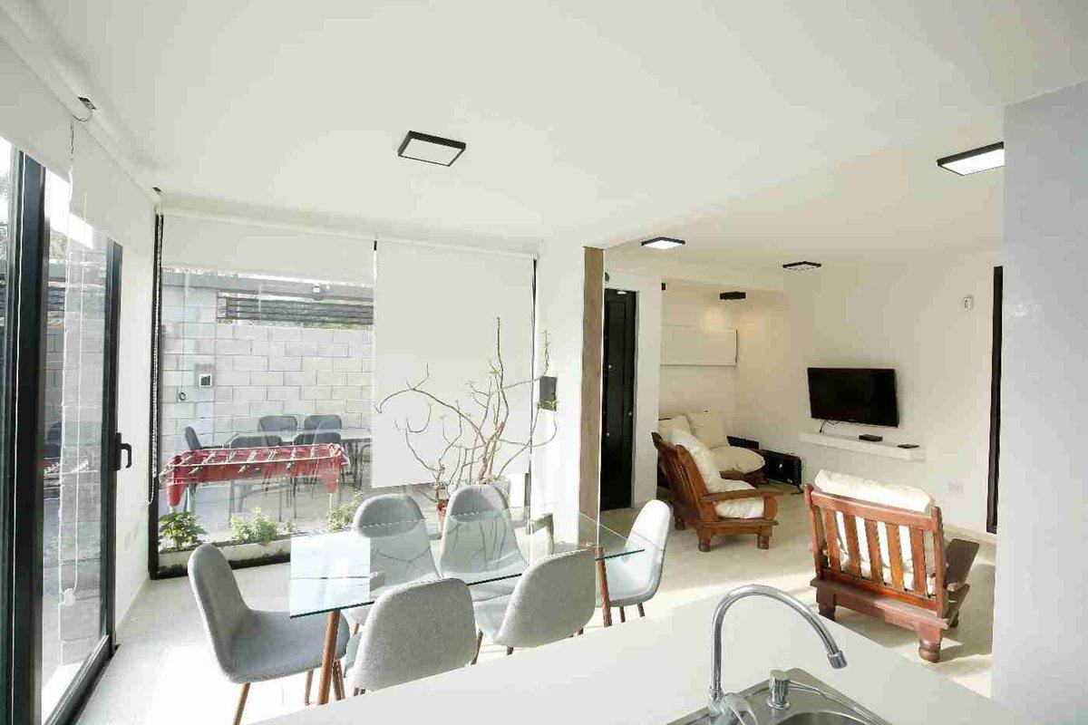 Foto de Casa en Venta en SAN CARLOS jardin quincho coch, imagen 2