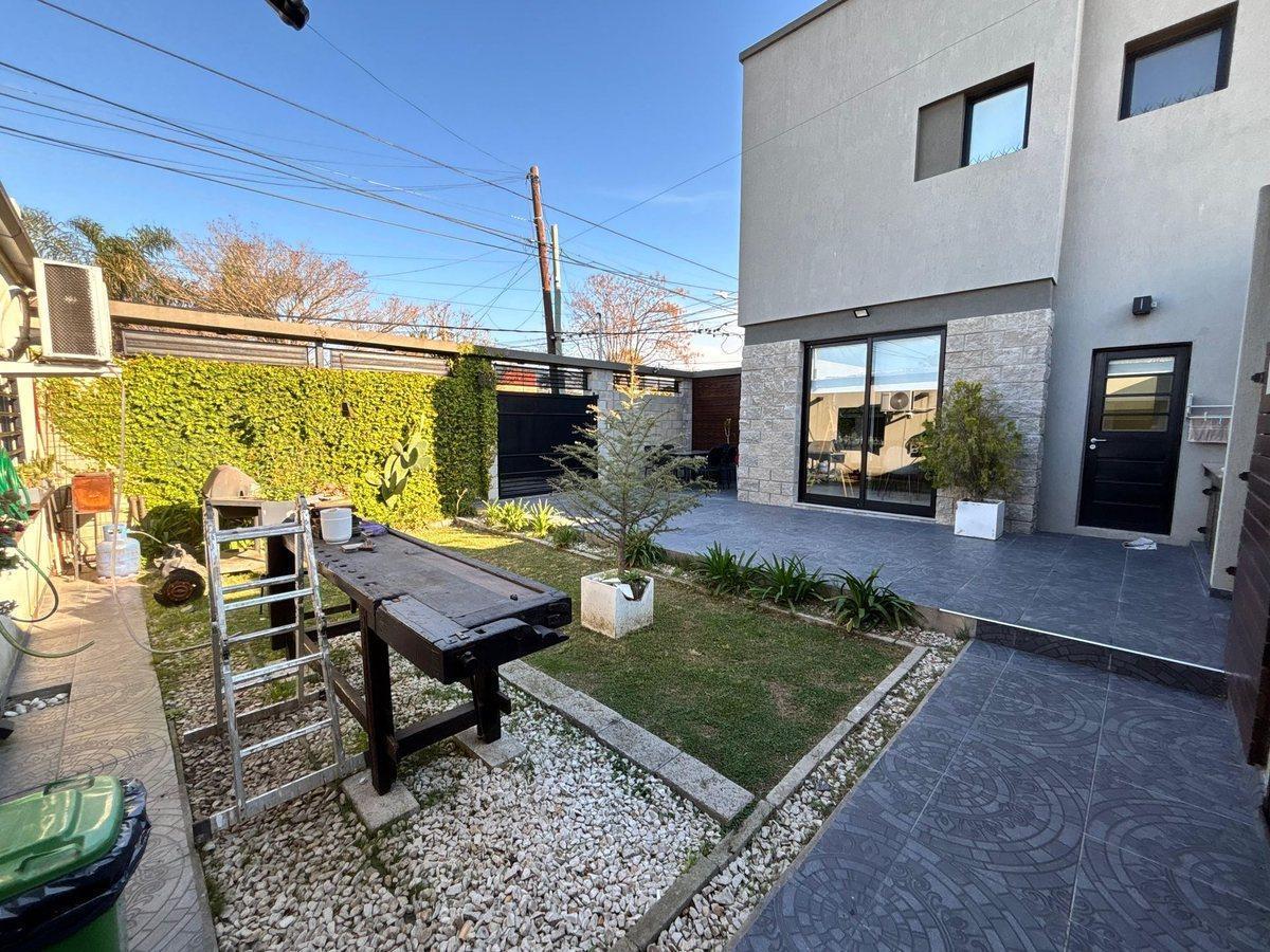 Foto de Casa en Venta en SAN CARLOS jardin quincho coch, imagen 5