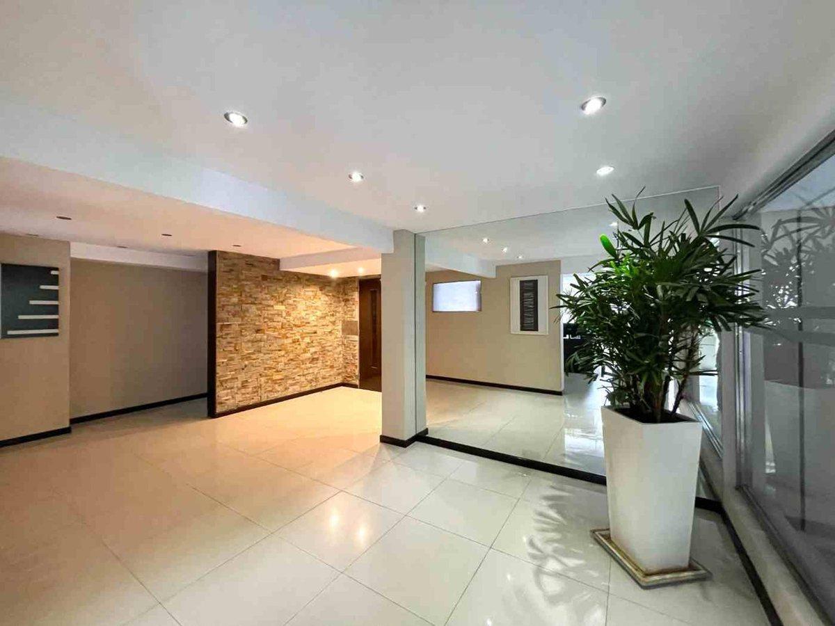 Foto de VENTA DEPTO PISO ALTO CON COCHERA BELGRANO, imagen 3