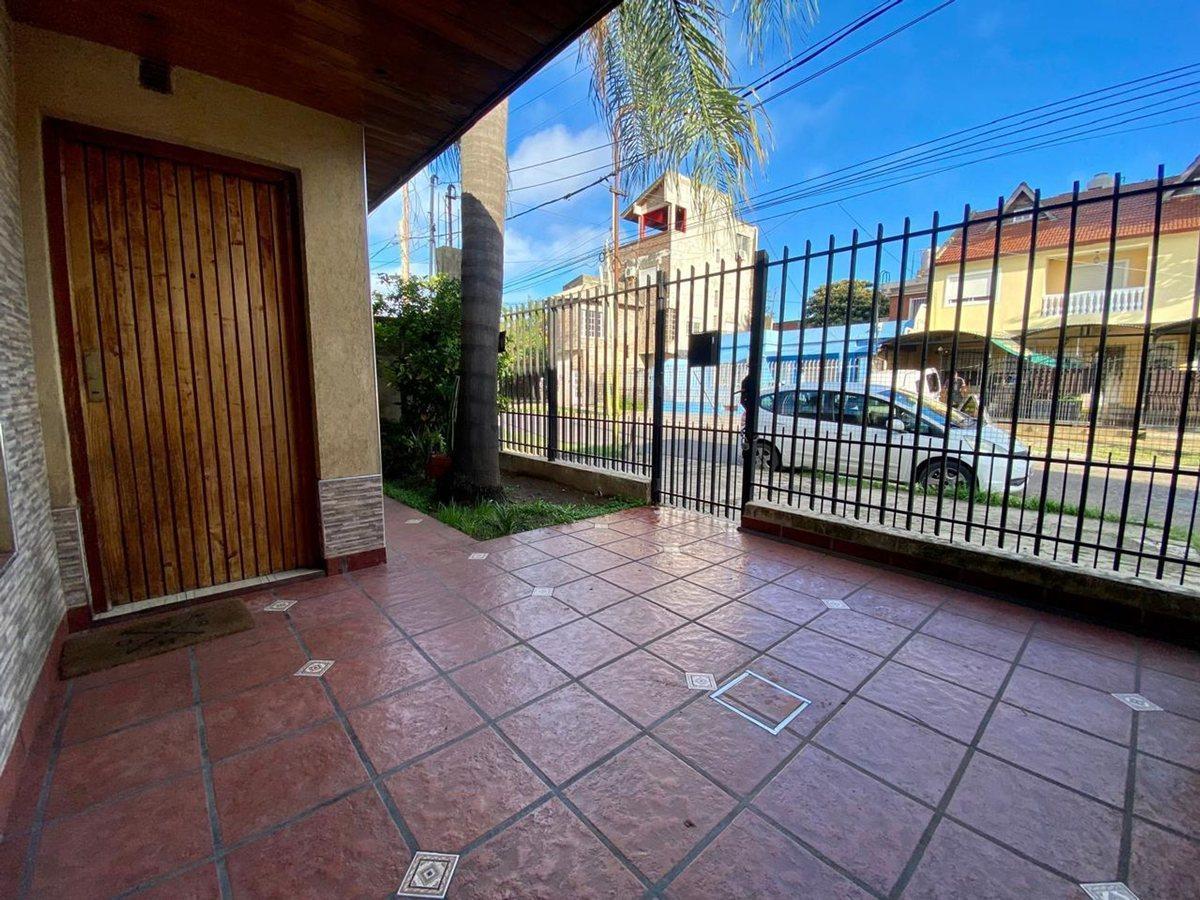 Foto de VENTA DE MUY LINDA CASA 4 AMBIENTES EN LAFERRERE, imagen 1