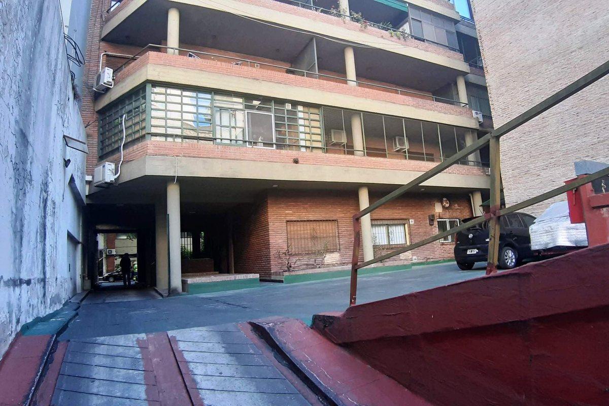 Foto de VENTA COCHERA CUBIERTA - BELGRANO - BAJAS EXPENSAS, imagen 3