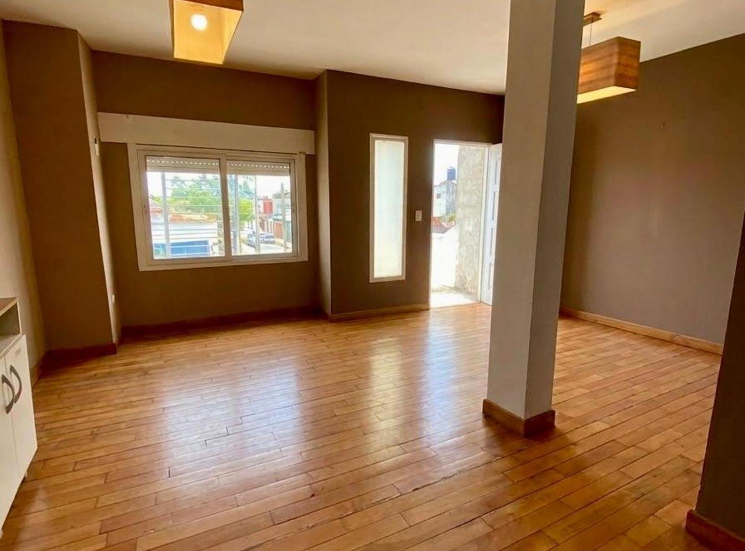 Foto de VENTA DE CASA EN DOS PLANTAS - IDEAL INVERSION, imagen 5