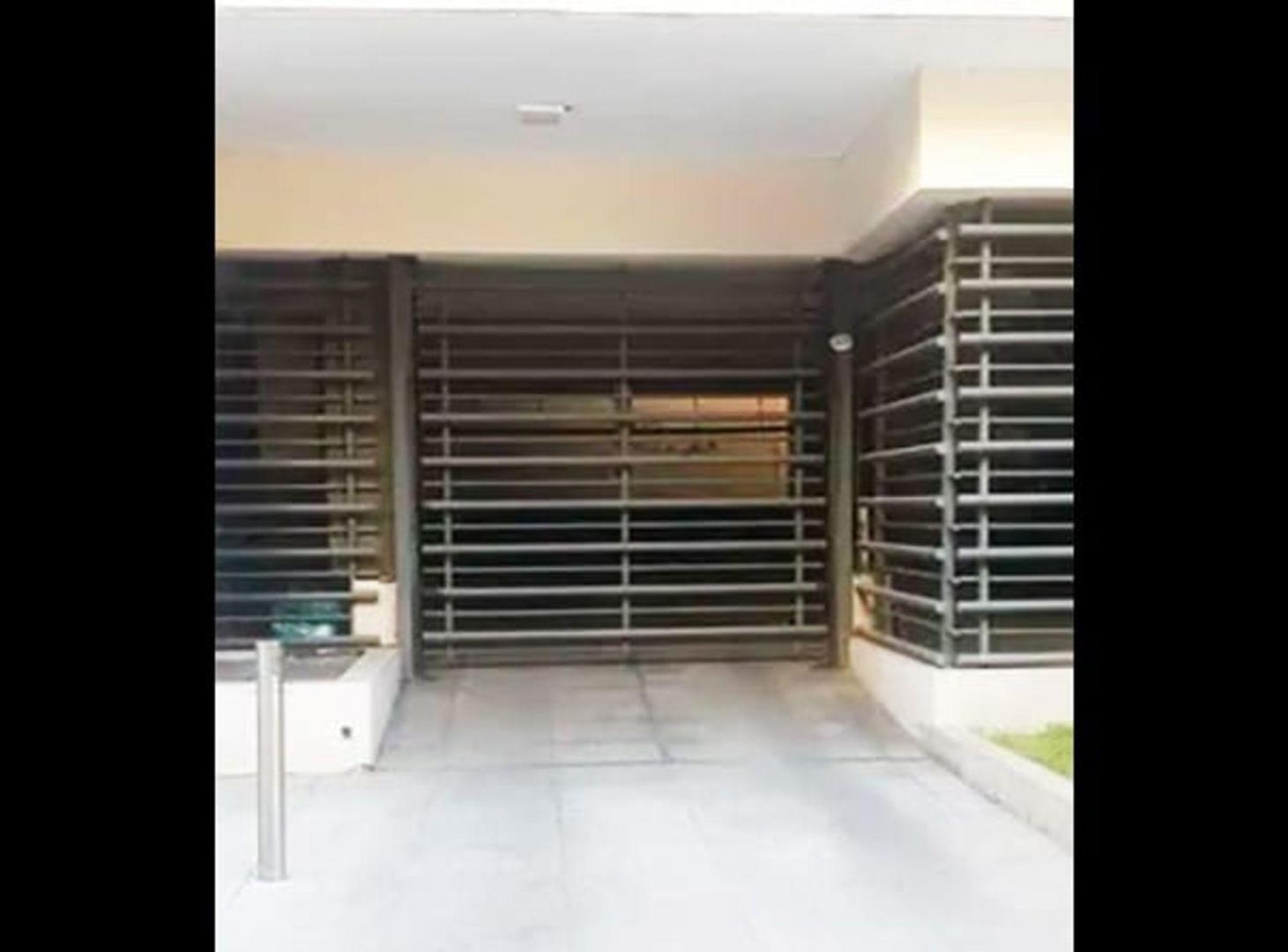 Foto de VENTA COCHERA FIJA CUBIERTA ALMAGRO, imagen 1