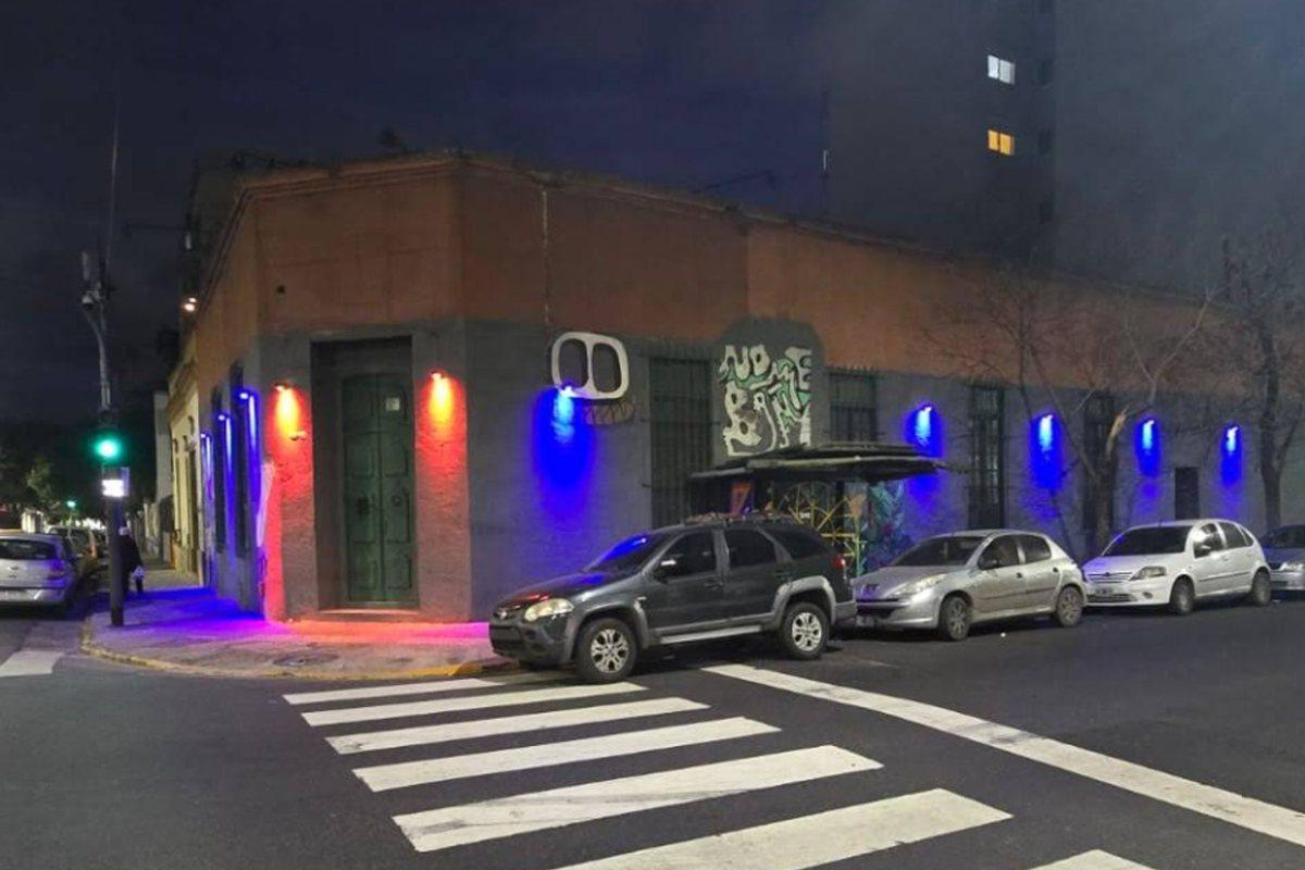 Foto de VENTA LOCAL EN ESQUINA con IMPORTANTE RENTA, imagen 1