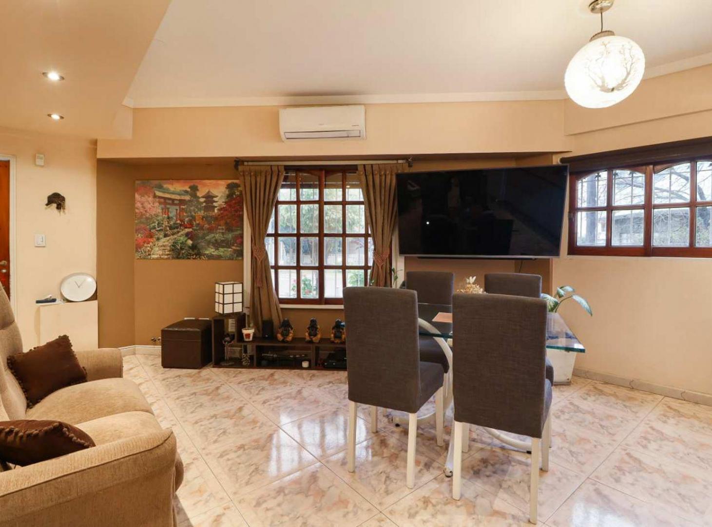 Foto de VENTA PH 3 AMBIENTES - COCHERA - LOMAS DEL MIRADOR, imagen 2