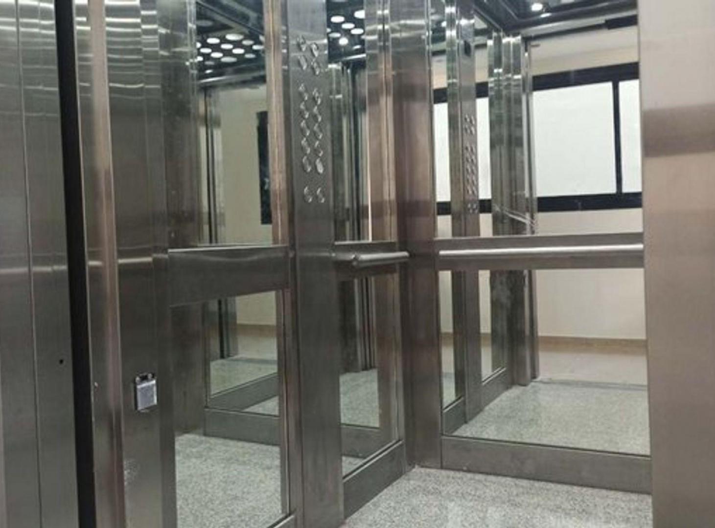 Foto de Alquiler Oficina moderna con balcón. La Plata, imagen 5