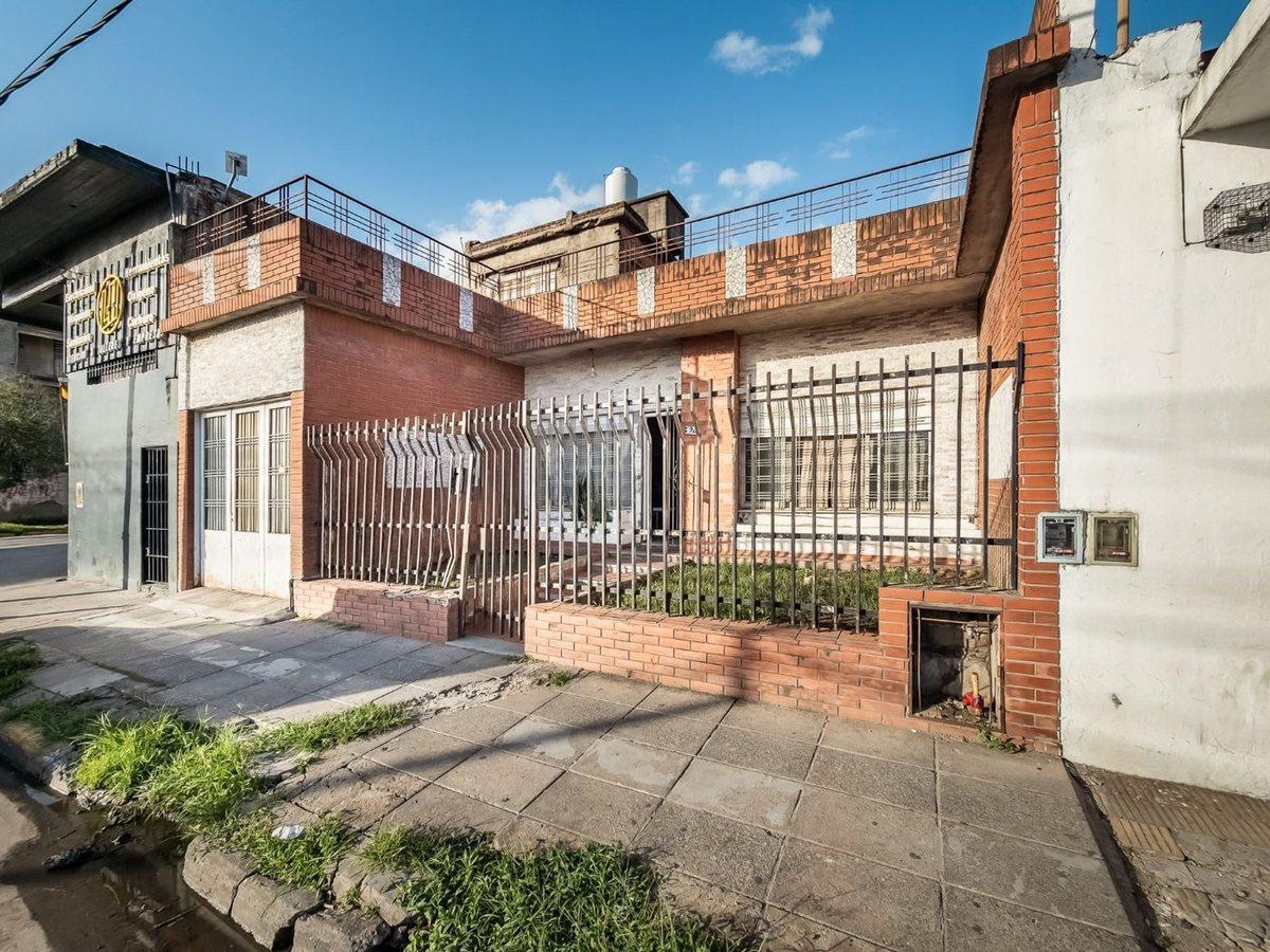 Foto de CASA 3 AMB. PATIO, TERRAZA, COCHERA, I. CASANOVA, imagen 5