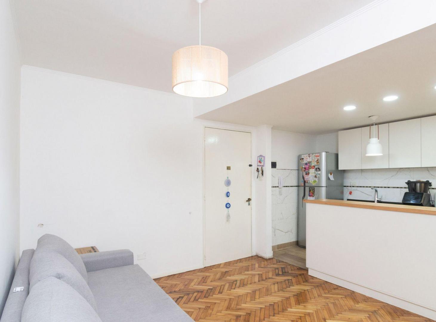 Foto de Venta Excelente 2 Ambientes Refaccionado e/Almagro, imagen 4