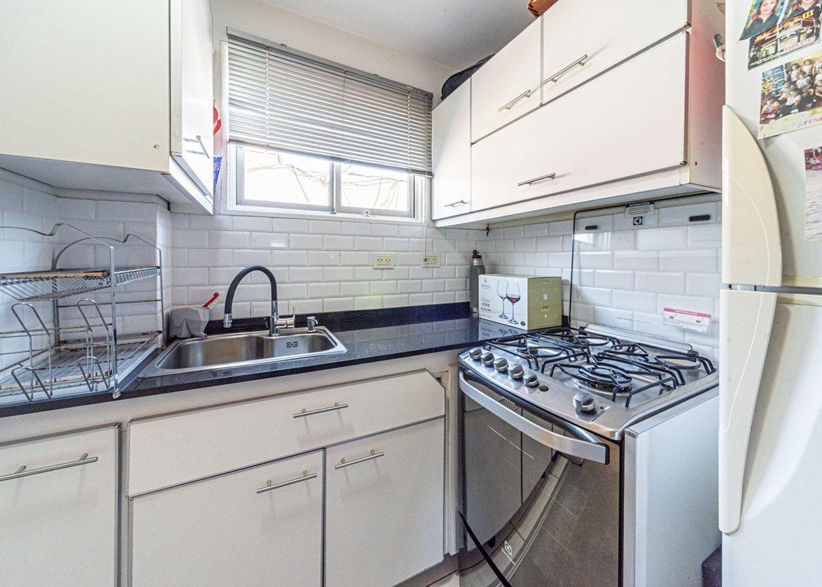 Foto de DEPARTAMENTO 4 AMB MAS ESCRIT VENTA FLORES COCHERA, imagen 1