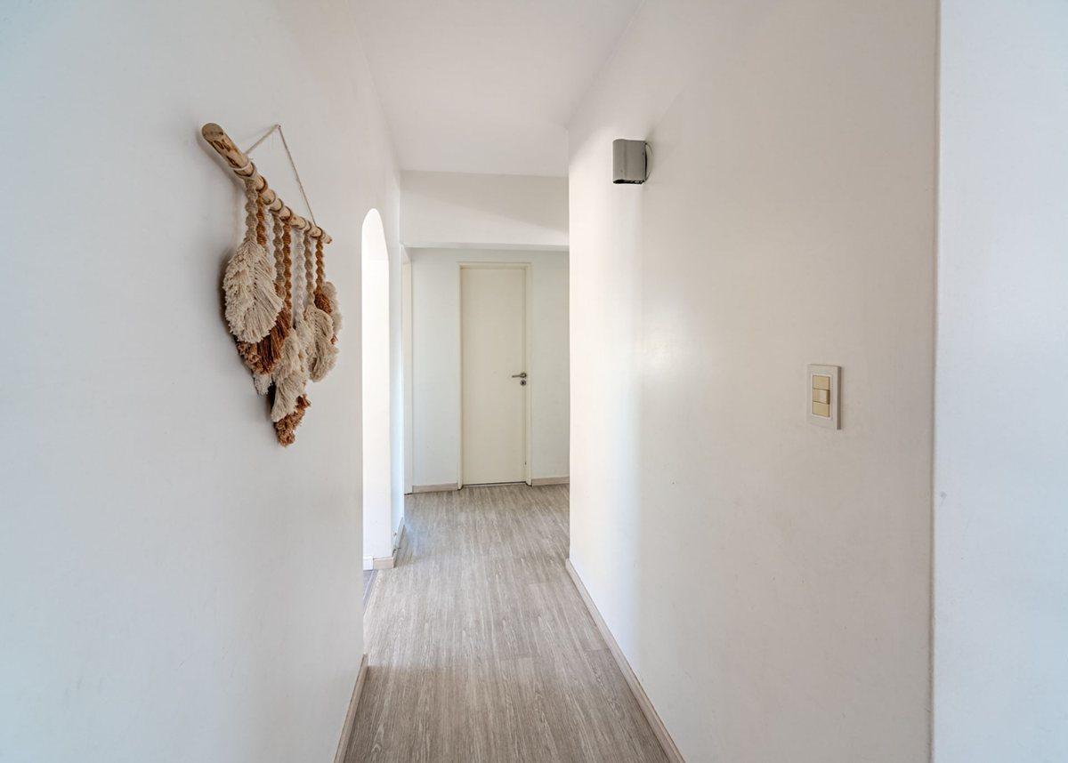 Foto de DEPARTAMENTO 4 AMB MAS ESCRIT VENTA FLORES COCHERA, imagen 2