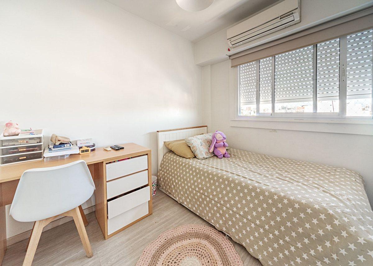 Foto de DEPARTAMENTO 4 AMB MAS ESCRIT VENTA FLORES COCHERA, imagen 5