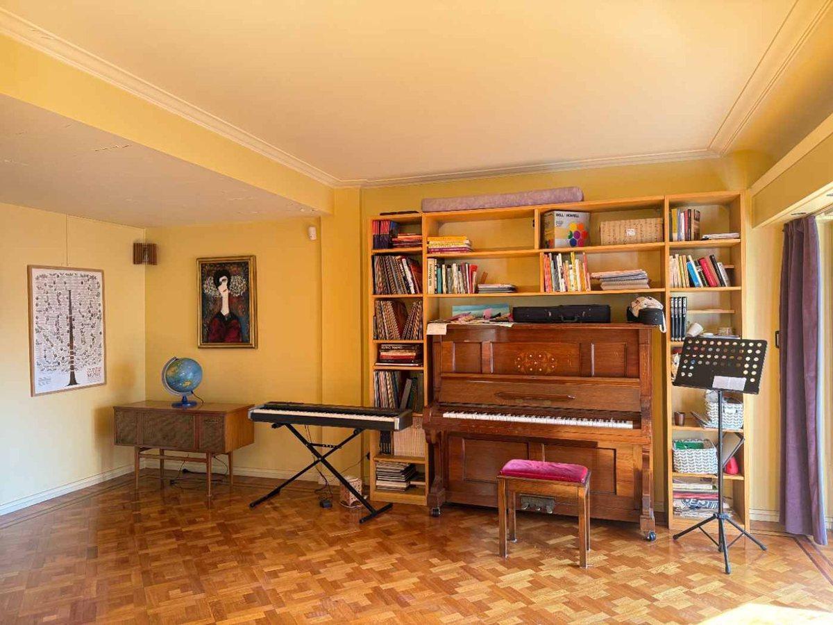 Foto de DEPTO DUPLEX 6 AMB C/ BALCONES, 3 COCHERAS-BAULERA, imagen 3