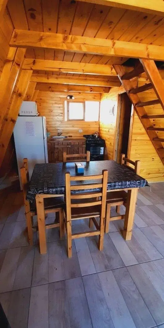 CABAÑAS ALPINAS EQUIPADAS COMPLETAS, CON PILETA, QUINCHO, PARRILLERO Y COCHERAS 5