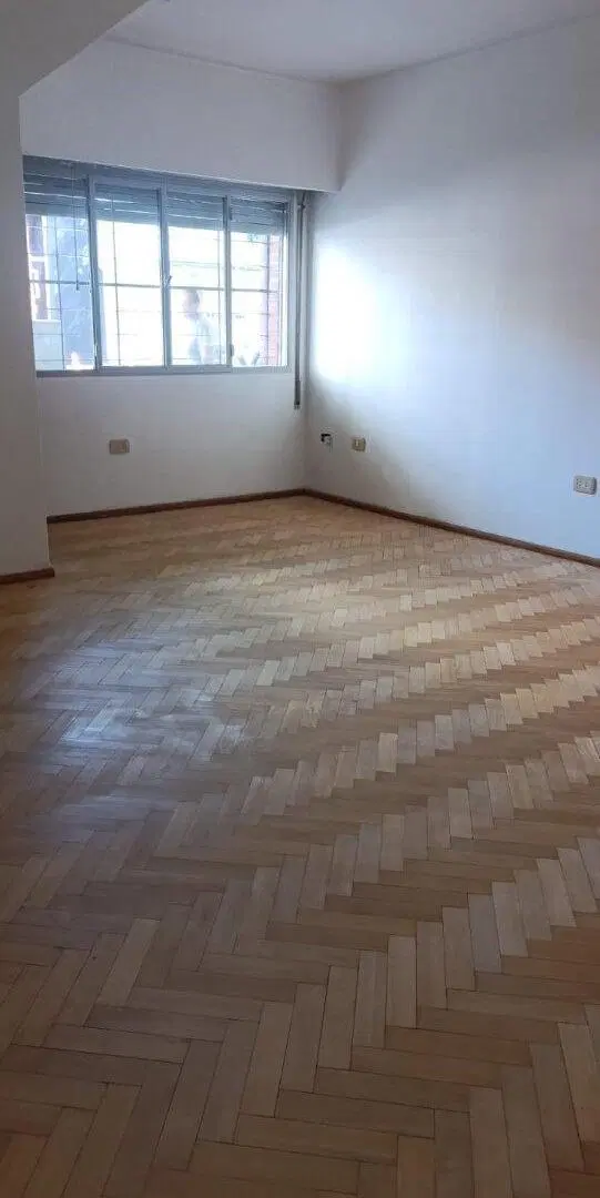 ALQUILO PLANTA BAJA USO COMERCIAL 2