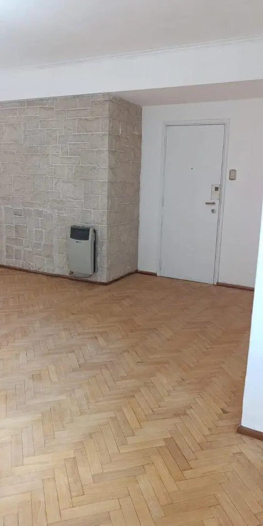 ALQUILO PLANTA BAJA USO COMERCIAL 5