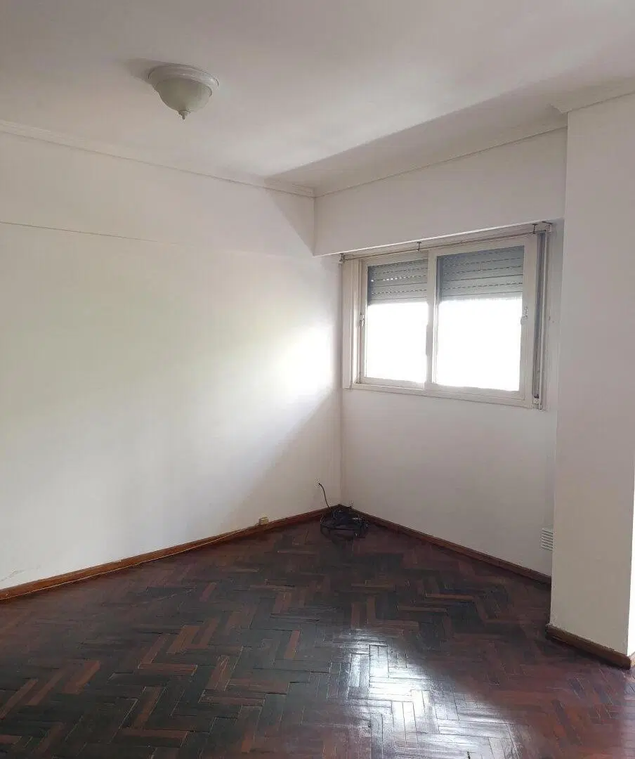 ALQUILO AMPLISIMO DEPARTAMENTO CON BALCÓN 5
