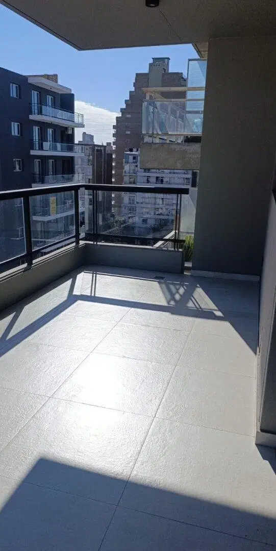 ALQUILO PISO EXCLUSIVO A ESTRENAR CON BALCÓN 8