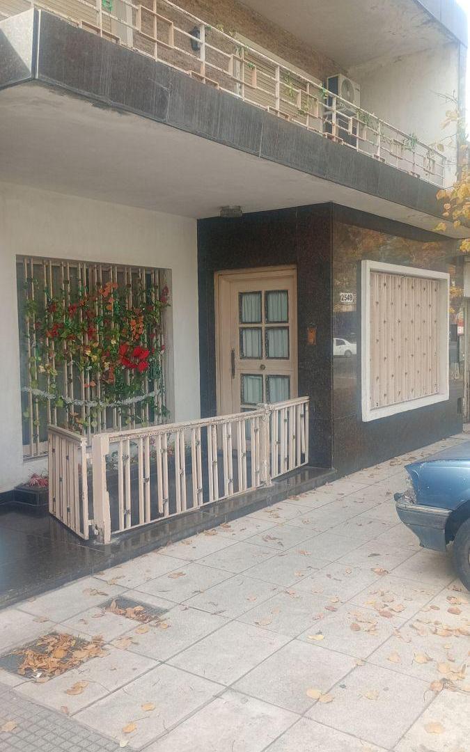 Casa en alquiler de 150 metros en Paternal
