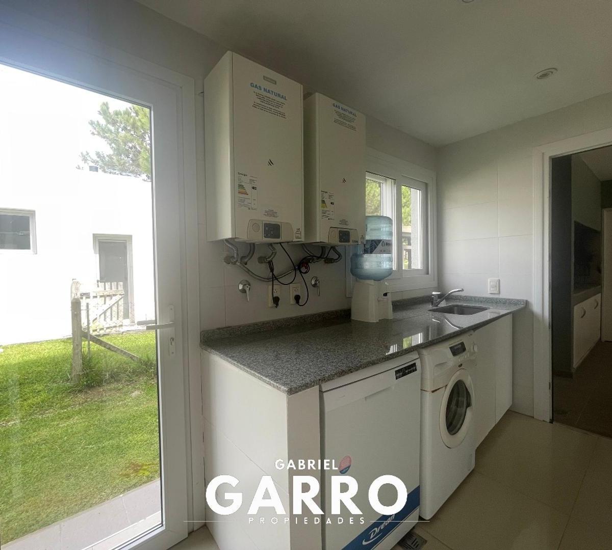 Hermosa Casa en Venta - Costa Esmeralda Barrio Privado. 5
