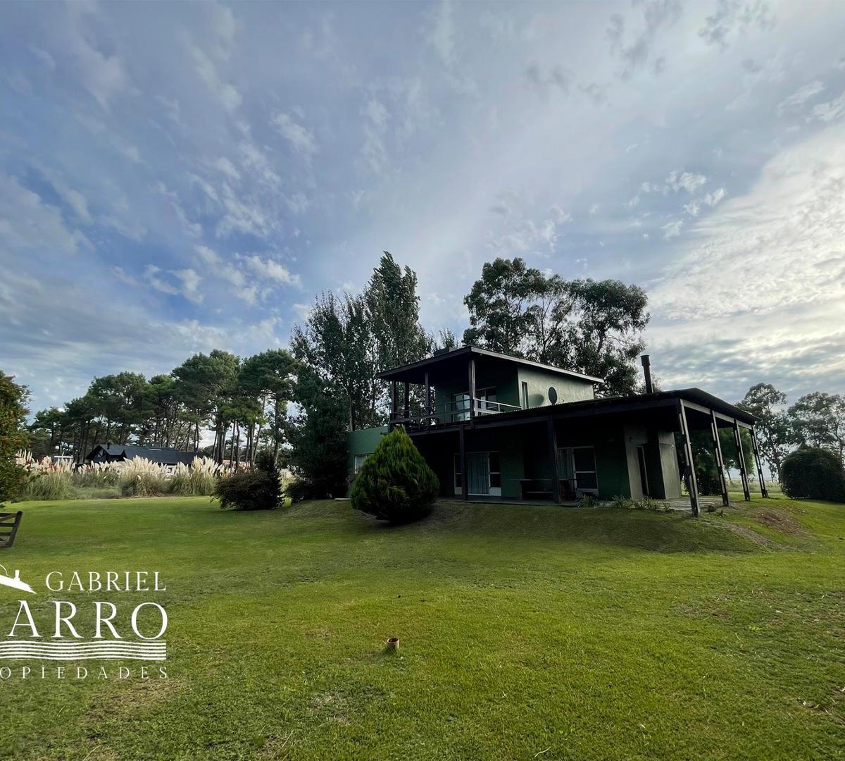 Casa en Venta sobre dos terrenos en Costa Esmeralda