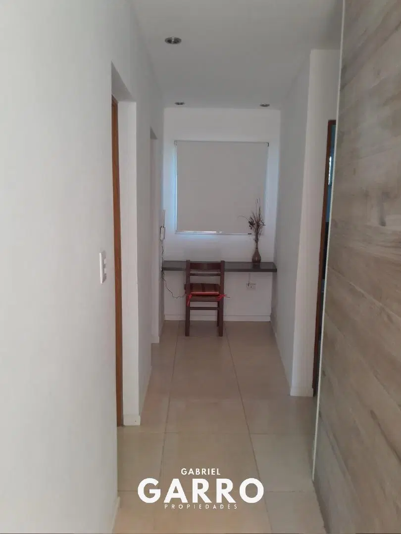 Departamento de tres ambientes en alquiler anual. 2