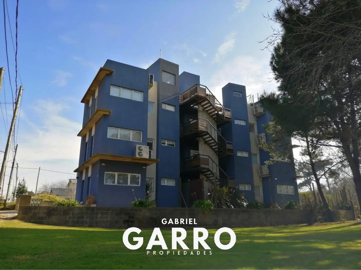 Departamento de tres ambientes en alquiler anual. 8