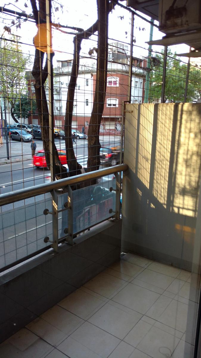 Departamento 3 Ambientes Al Frente con Balcón, Apto Profesional 4