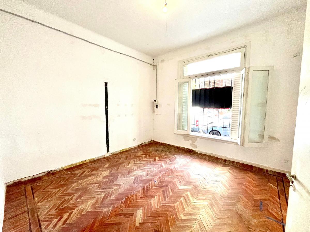Casa a m de Pedro Goyena de 5 Ambientes Para Destino Comercial 4