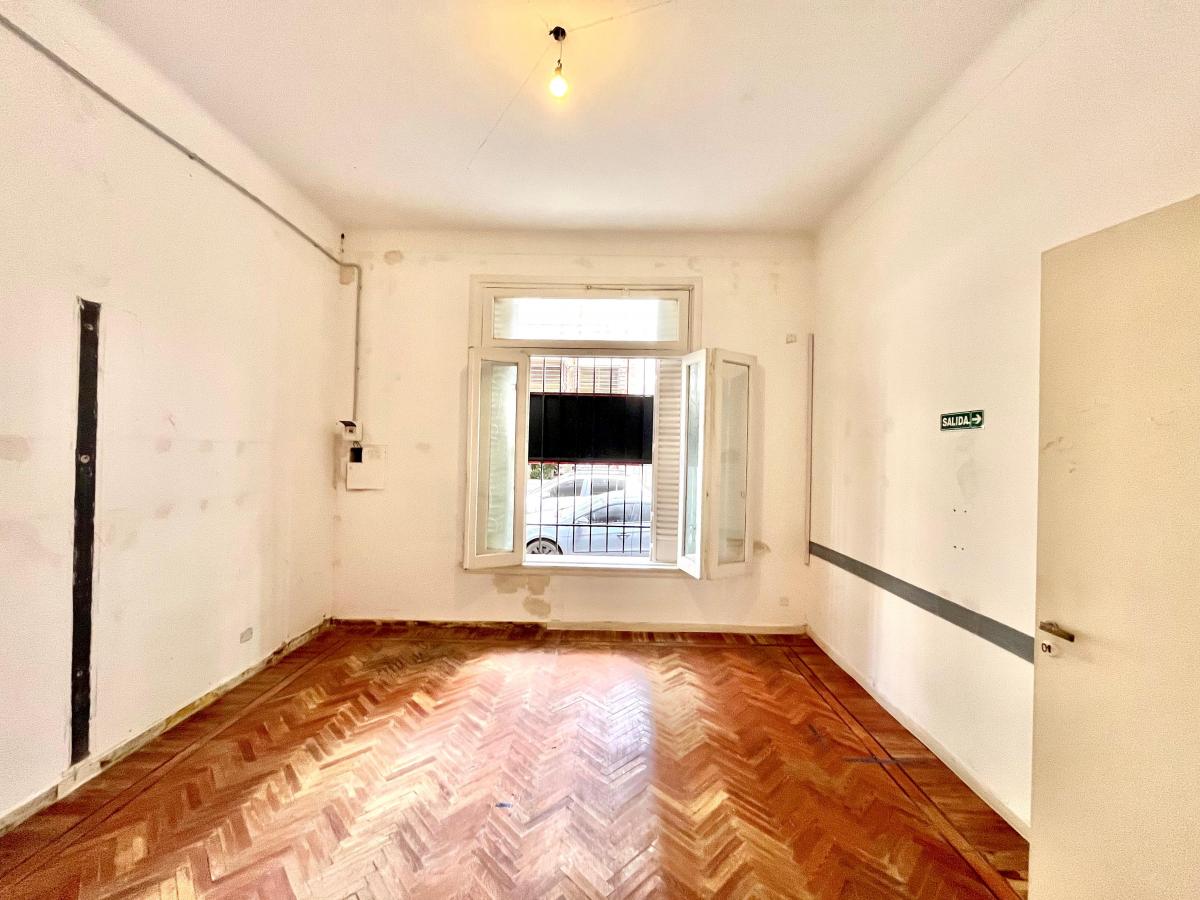 Casa a m de Pedro Goyena de 5 Ambientes Para Destino Comercial 2