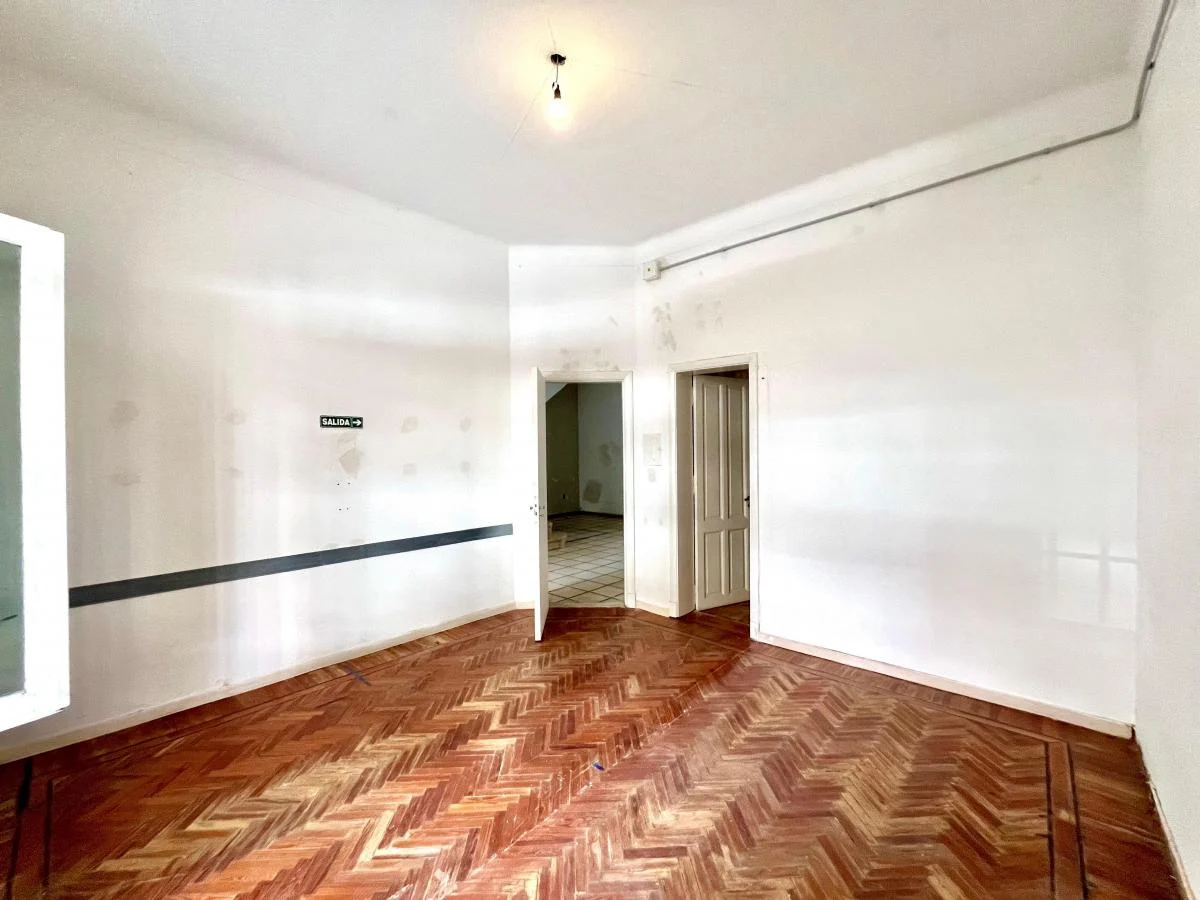 Casa a m de Pedro Goyena de 5 Ambientes Para Destino Comercial 3
