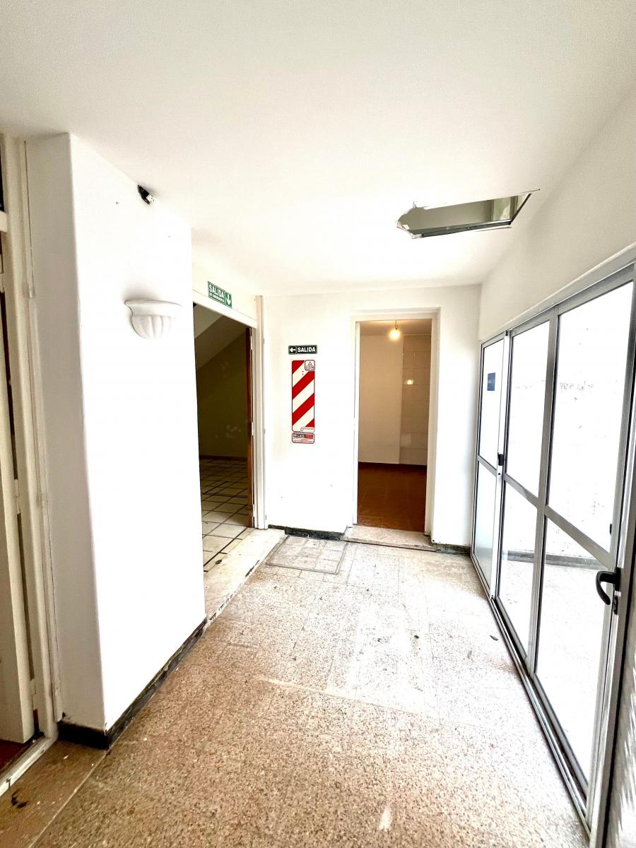 Casa a m de Pedro Goyena de 5 Ambientes Para Destino Comercial 2