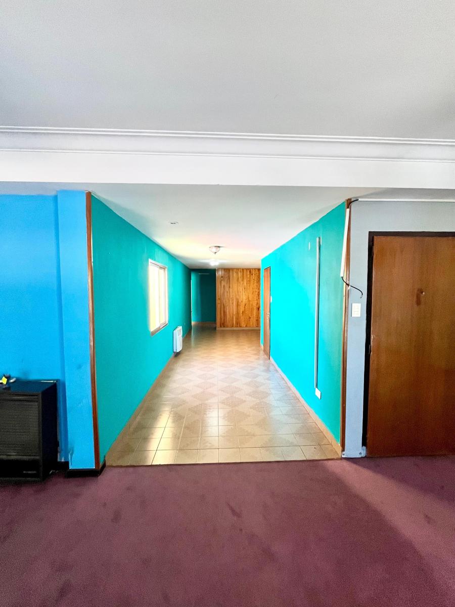 Piso de 4 Ambientes, Sin Expensas, con Terraza y Lavadero 2