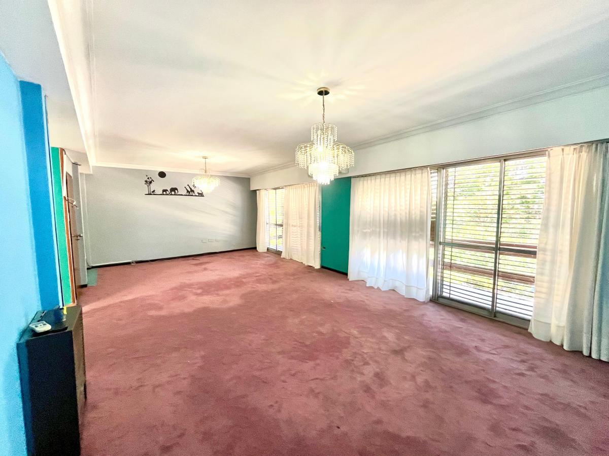 Piso de 4 Ambientes, Sin Expensas, con Terraza y Lavadero 1