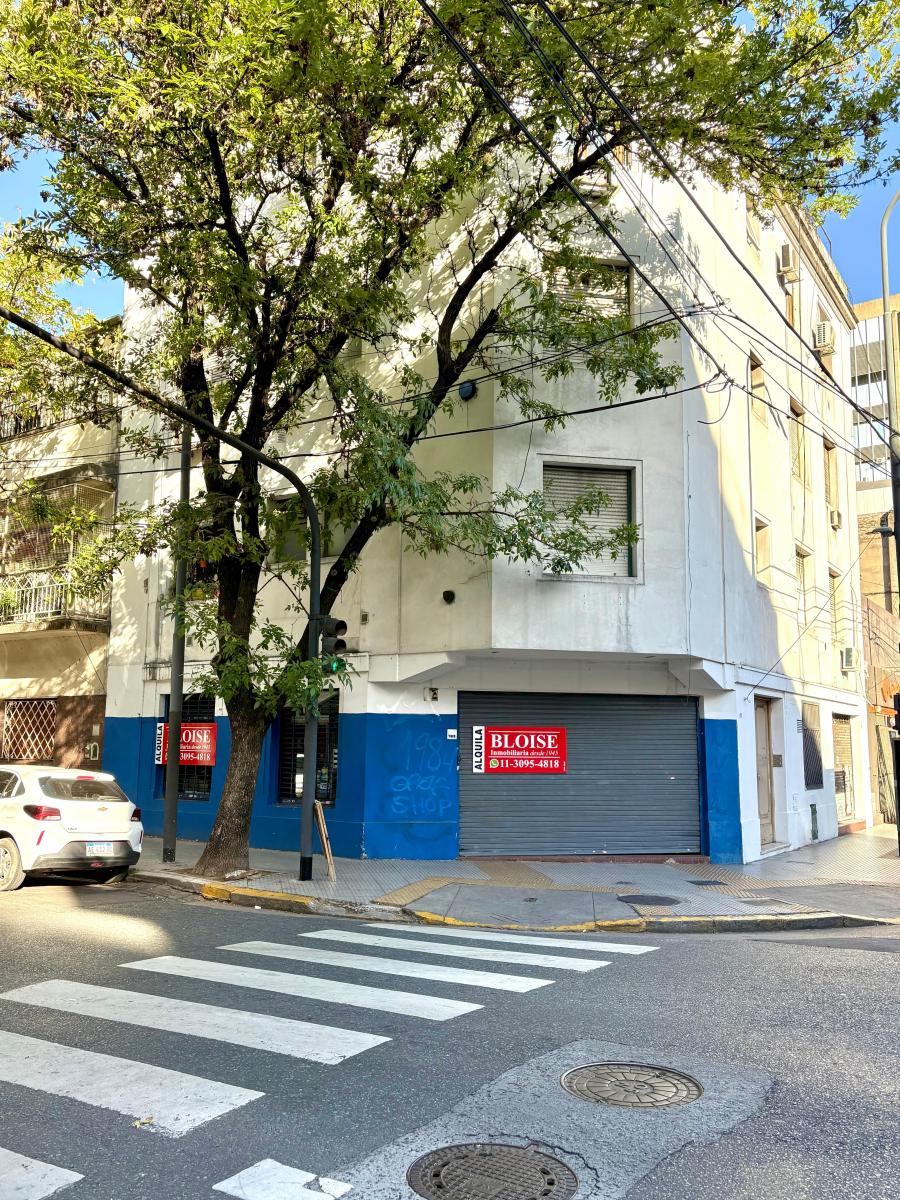 Esquina de 58 m² con 2 Baños, Deposito y Patio 3