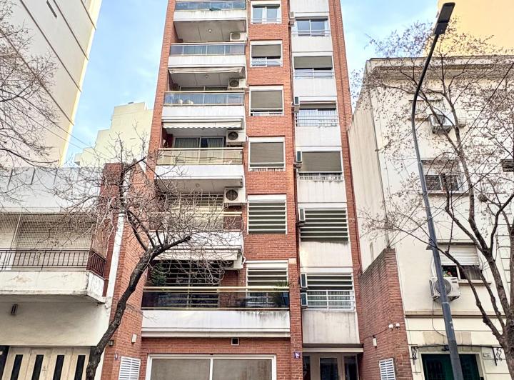Piso de 3 ambientes muy luminoso con balcón  2