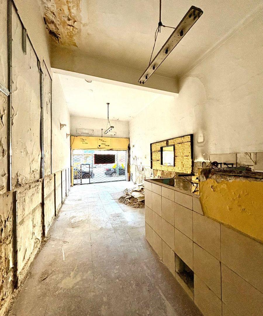 Foto de Local 3.90 frente x 12 fondo con 2 baños y depósito, imagen 2